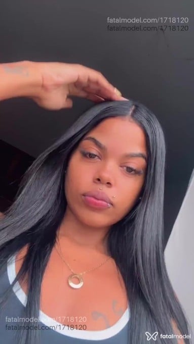 Acompanhante mulher morena (o) de olhos pretos em Catanduva Acompanhante mulher morena (o) de olhos pretos em Catanduva - Myrella