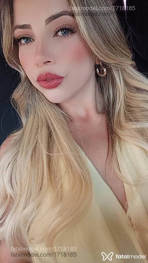Acompanhante mulher loira (o) de olhos azuis - Yasmin