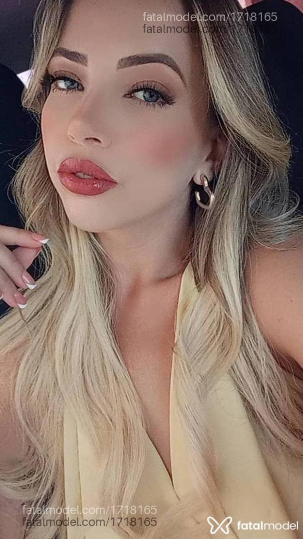 Acompanhante mulher loira (o) de olhos azuis - Yasmin