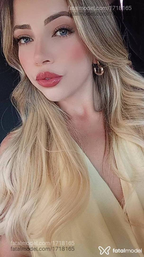 Acompanhante mulher loira (o) de olhos azuis - Yasmin