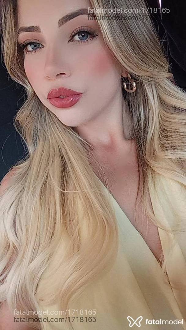 Acompanhante mulher loira (o) de olhos azuis - Yasmin