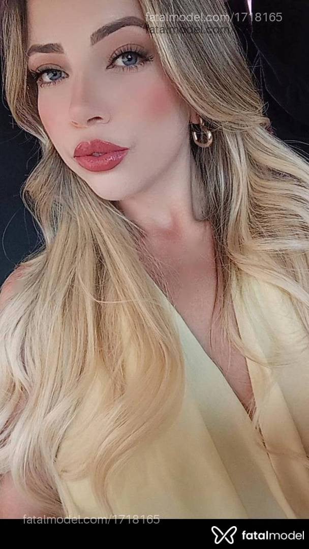 Acompanhante mulher loira (o) de olhos azuis - Yasmin