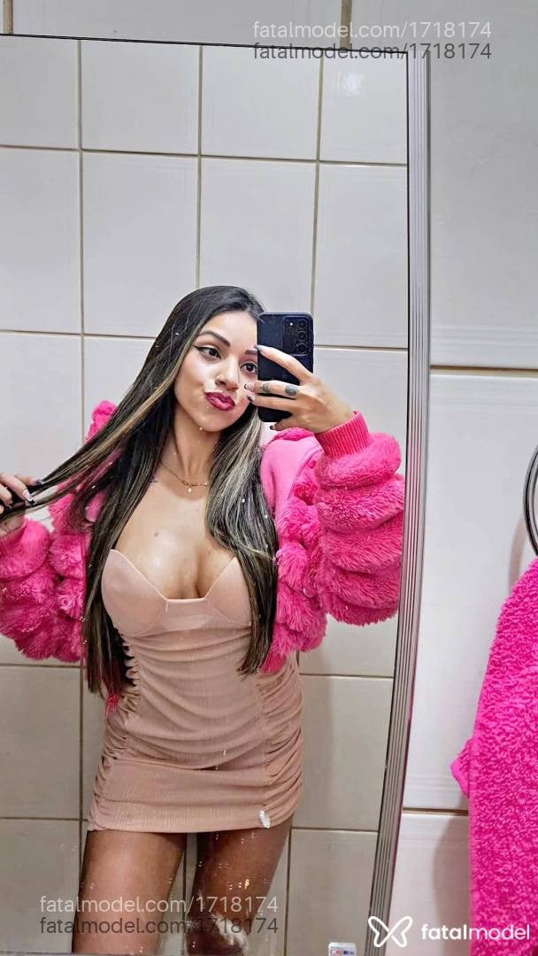 Acompanhante mulher com cabelo castanho de olhos castanhos - Alanahot