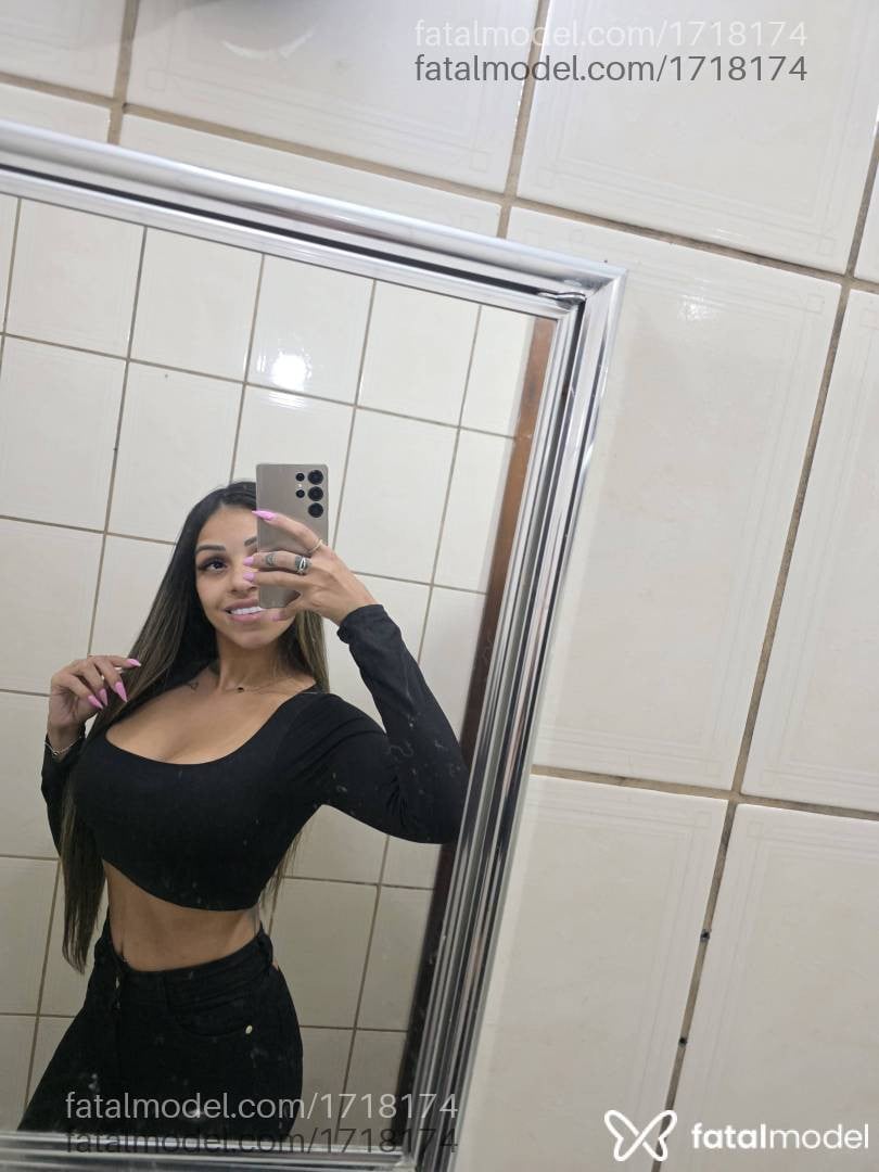 Acompanhante mulher com cabelo castanho de olhos castanhos em Curitiba - Alanahot