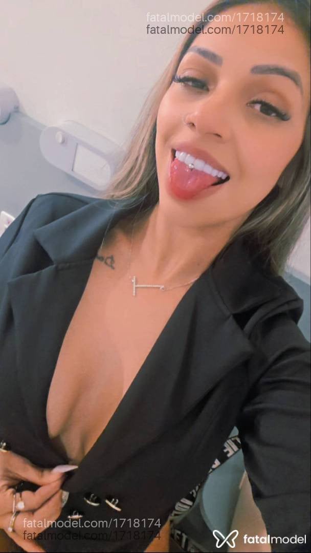 Acompanhante mulher com cabelo castanho de olhos castanhos - Alanahot