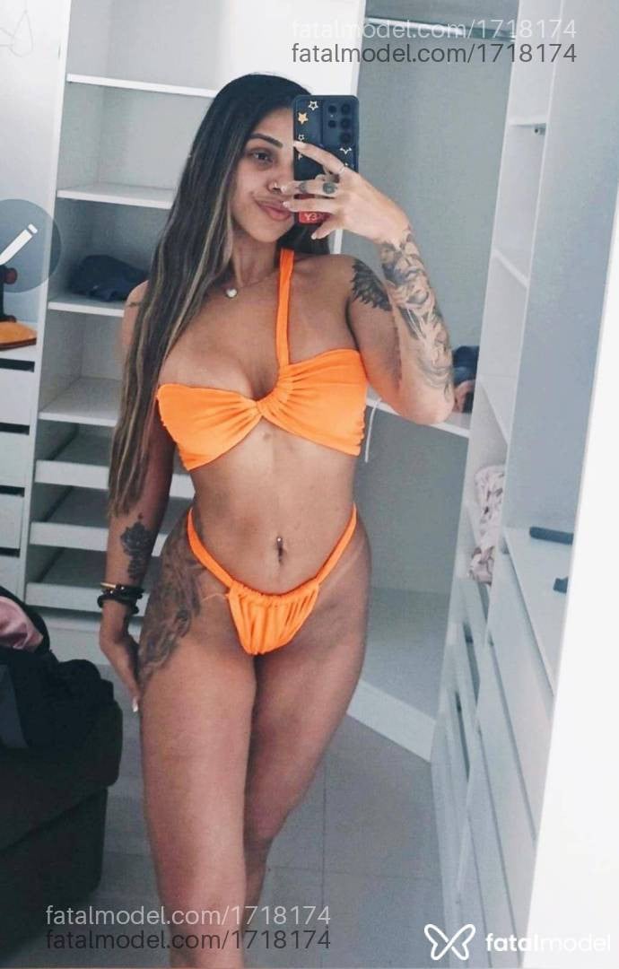 Acompanhante mulher com cabelo castanho de olhos castanhos - Alanahot