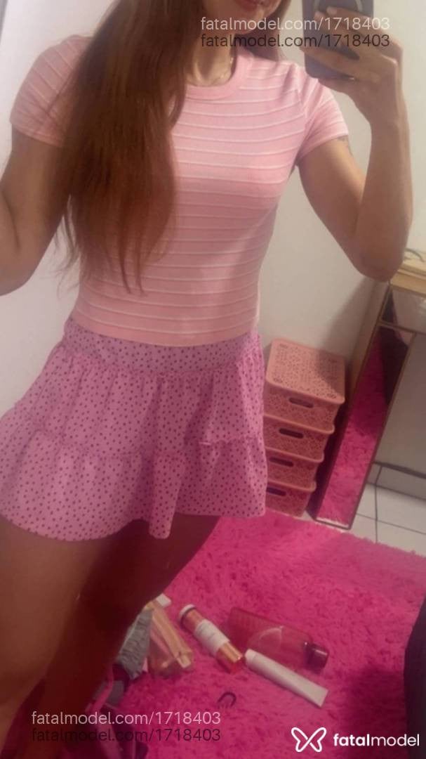 Acompanhante mulher com cabelo castanho de olhos verdes em Belo Horizonte - Regi