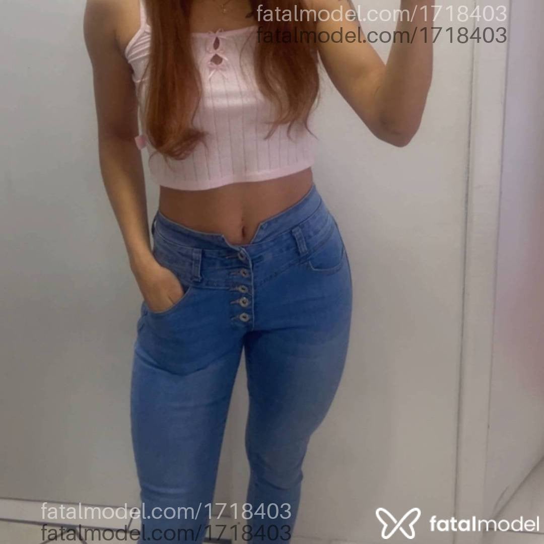 Acompanhante mulher com cabelo castanho de olhos verdes em Belo Horizonte - Regi