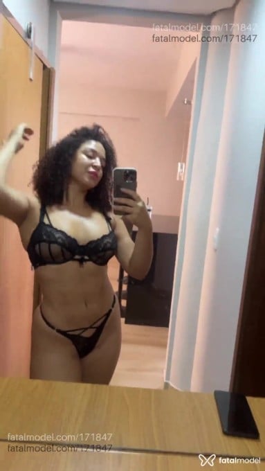 Acompanhante mulher com cabelo castanho de olhos castanhos em Governador Valadares - Juliana Vasconcelo
