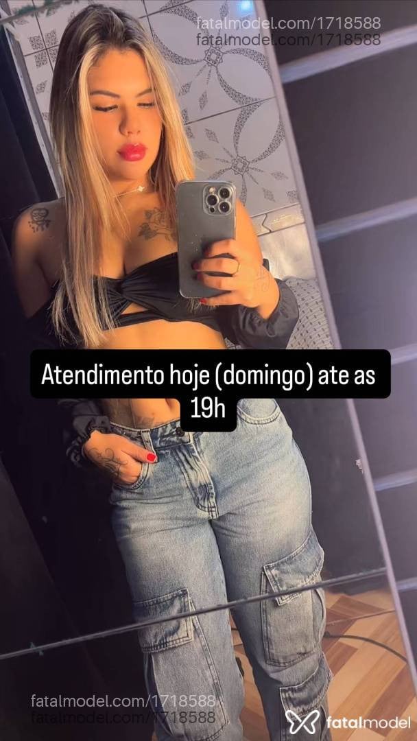 Acompanhante mulher com cabelo castanho de olhos castanhos em Gravataí - Lauren