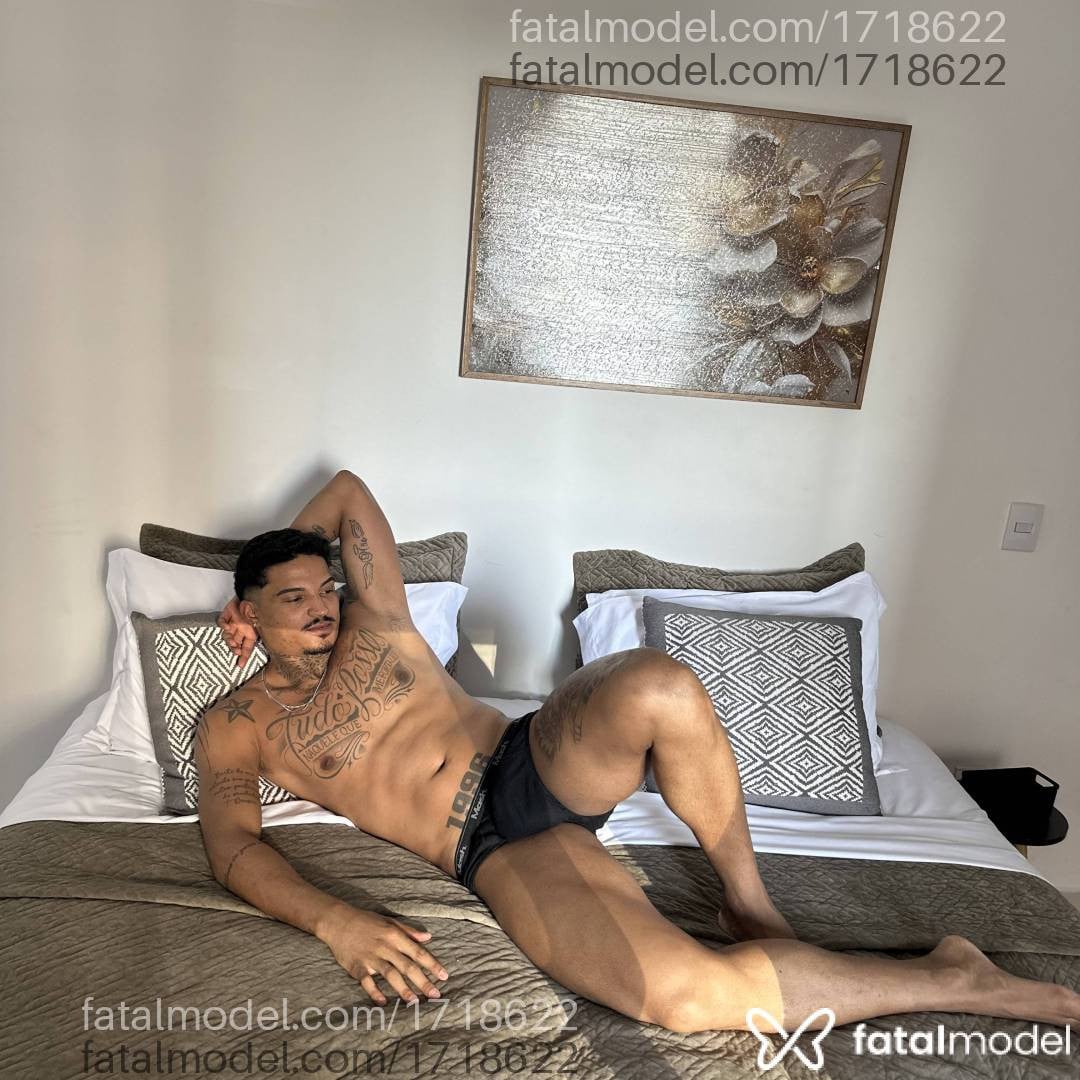 Acompanhante homem morena (o) de olhos castanhos - Ruanezz