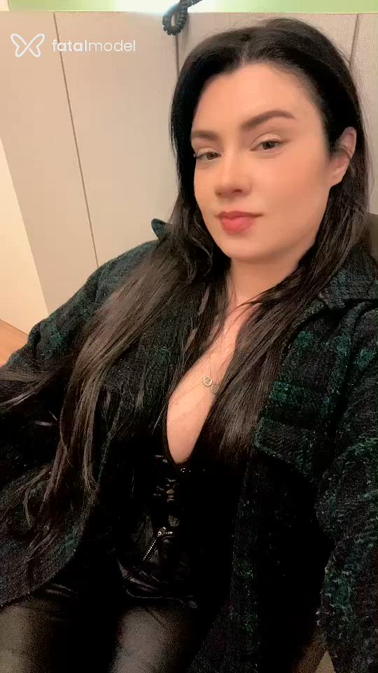 Acompanhante mulher morena (o) de olhos castanhos em Bagé Acompanhante mulher morena (o) de olhos castanhos em Bagé - Alice Brum