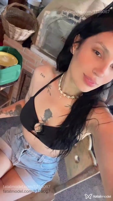 Acompanhante mulher morena (o) de olhos castanhos em Palhoça - Helena Maya