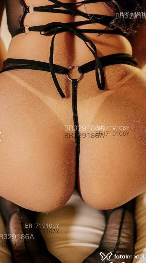 Acompanhante mulher morena (o) de olhos pretos - Stefany