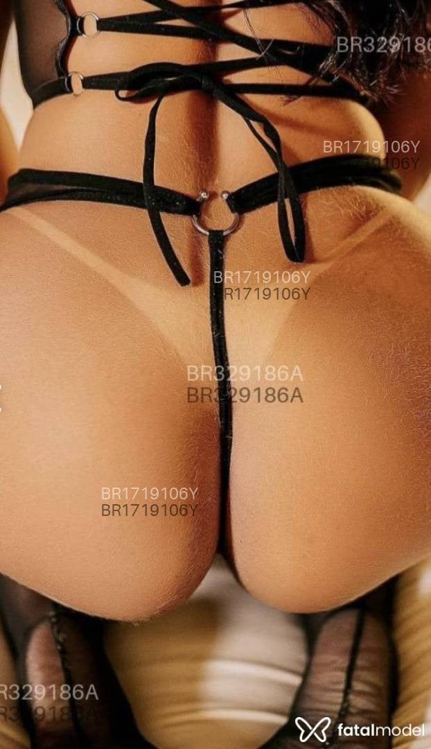 Acompanhante mulher morena (o) de olhos pretos - Stefany