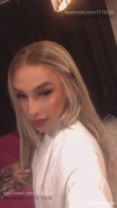 Acompanhante mulher trans loira (o) de olhos castanhos em Ubatuba - Duarte