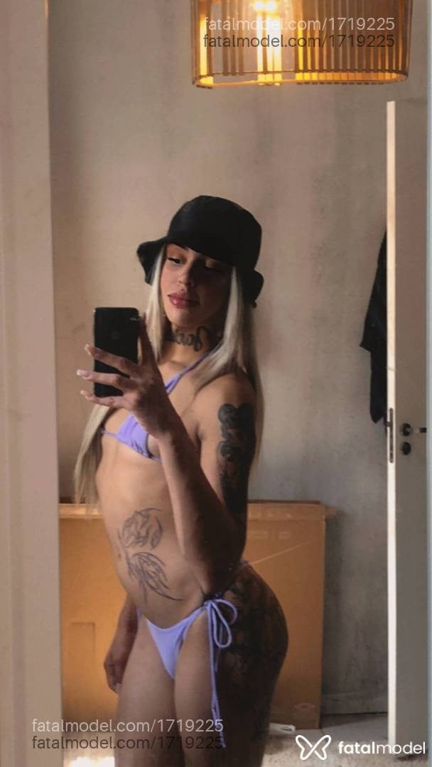 Acompanhante mulher trans loira (o) de olhos castanhos em Ubatuba - Duarte