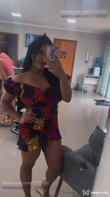 Acompanhante mulher morena (o) de olhos castanhos em Cascavel - Letícia Vitória
