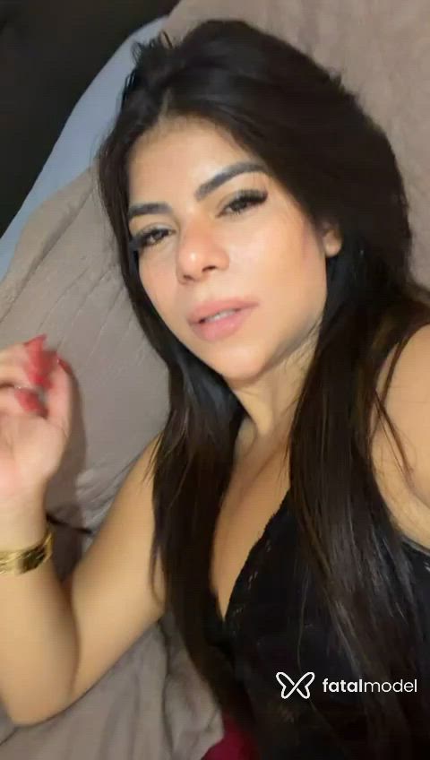 Acompanhante mulher com cabelo castanho de olhos castanhos - Alice Gusmão