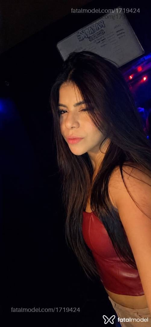 Acompanhante mulher com cabelo castanho de olhos castanhos em Arapiraca - Larissa