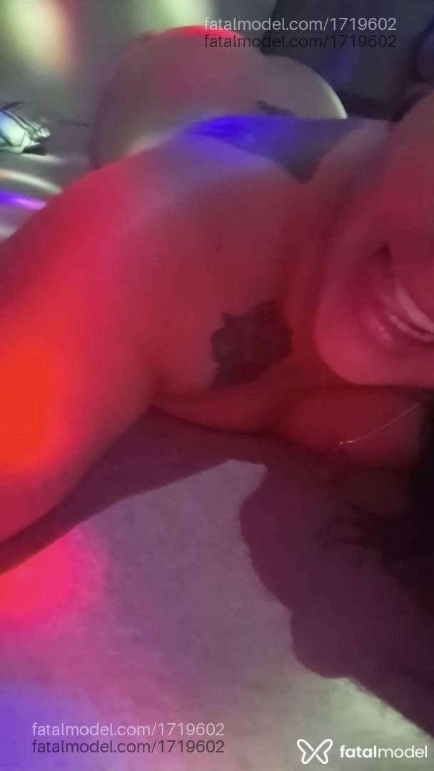 Acompanhante mulher loira (o) de olhos verdes - Flávia