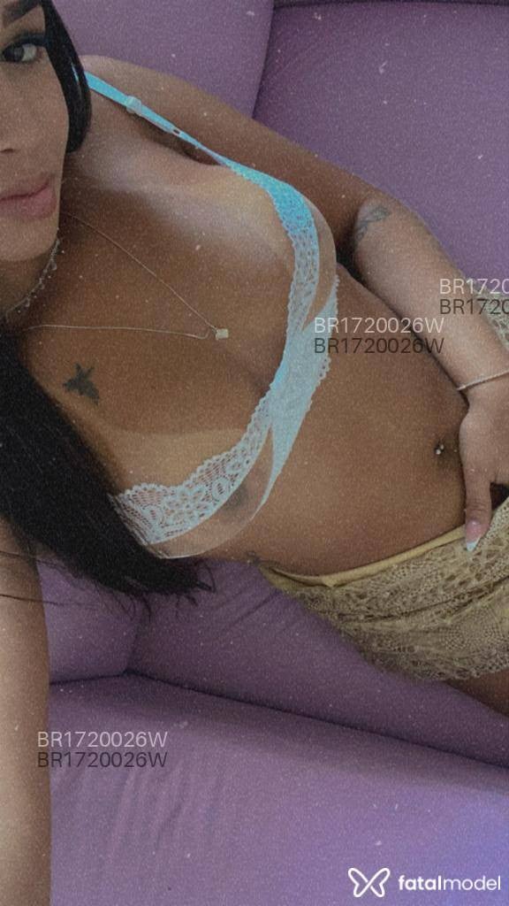Acompanhante mulher com cabelo castanho de olhos castanhos em Guarujá - Helena Souza