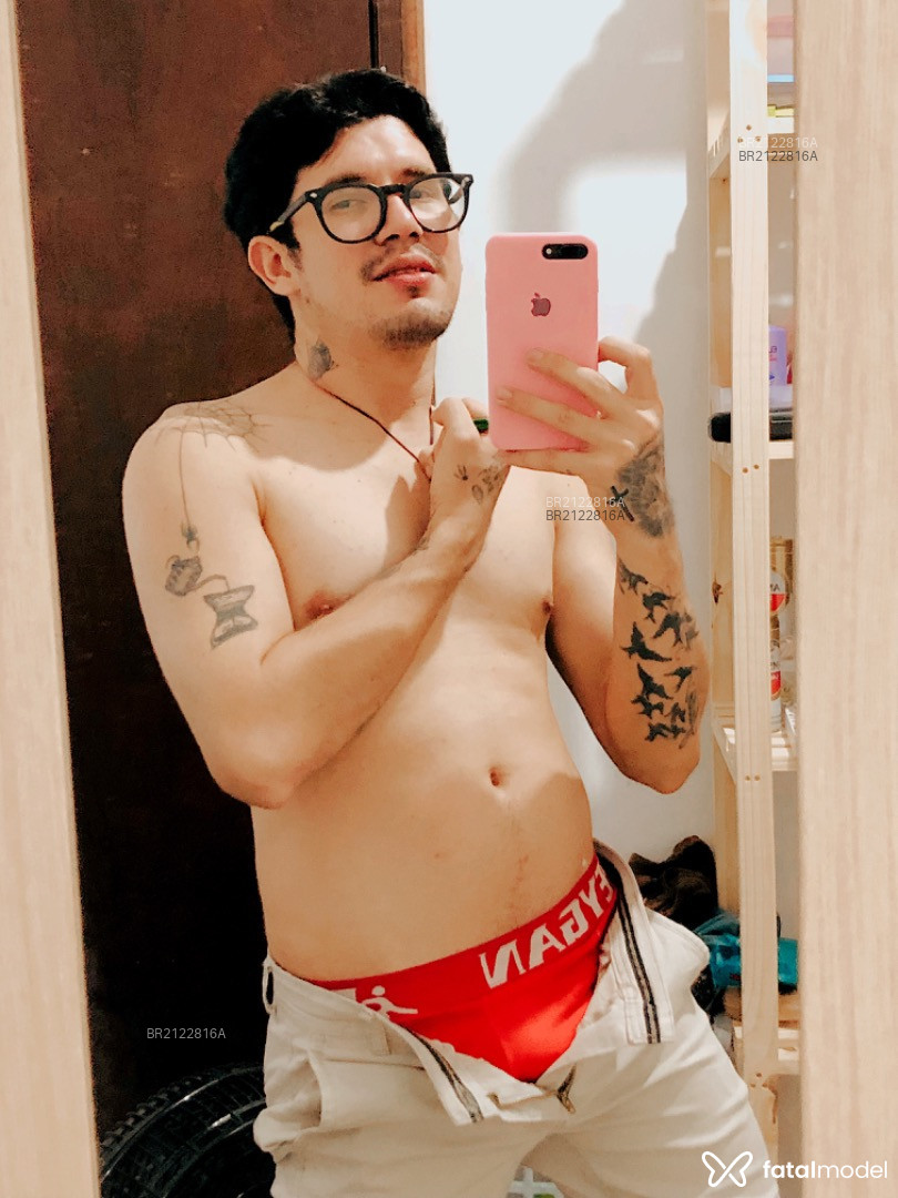 Acompanhante homem morena (o) de olhos castanhos em Curitiba - Gabriel