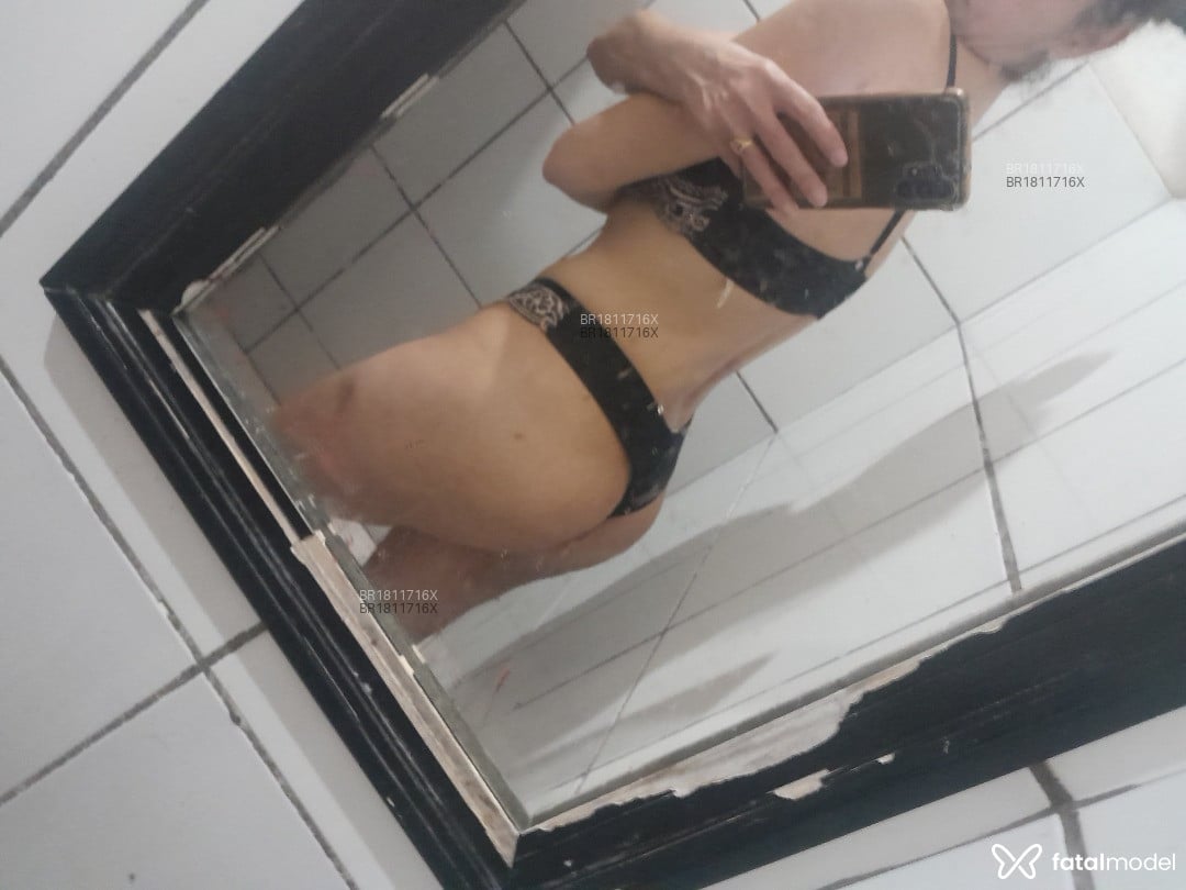 Acompanhante mulher com cabelo castanho de olhos pretos em Montenegro Acompanhante mulher com cabelo castanho de olhos pretos em Montenegro - Yasmin morena