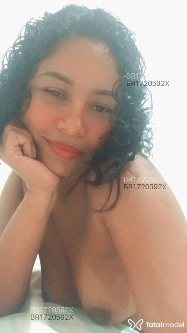 Acompanhante mulher com cabelo castanho de olhos castanhos em Virtual - Joyce