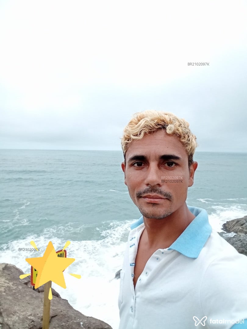 Acompanhante homem com cabelo castanho de olhos castanhos em Florianópolis - Jhonatan
