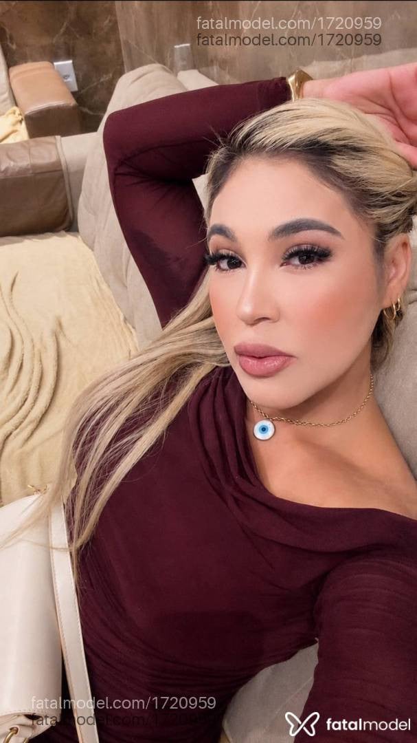 Acompanhante mulher loira (o) de olhos castanhos - Bruna Almeida