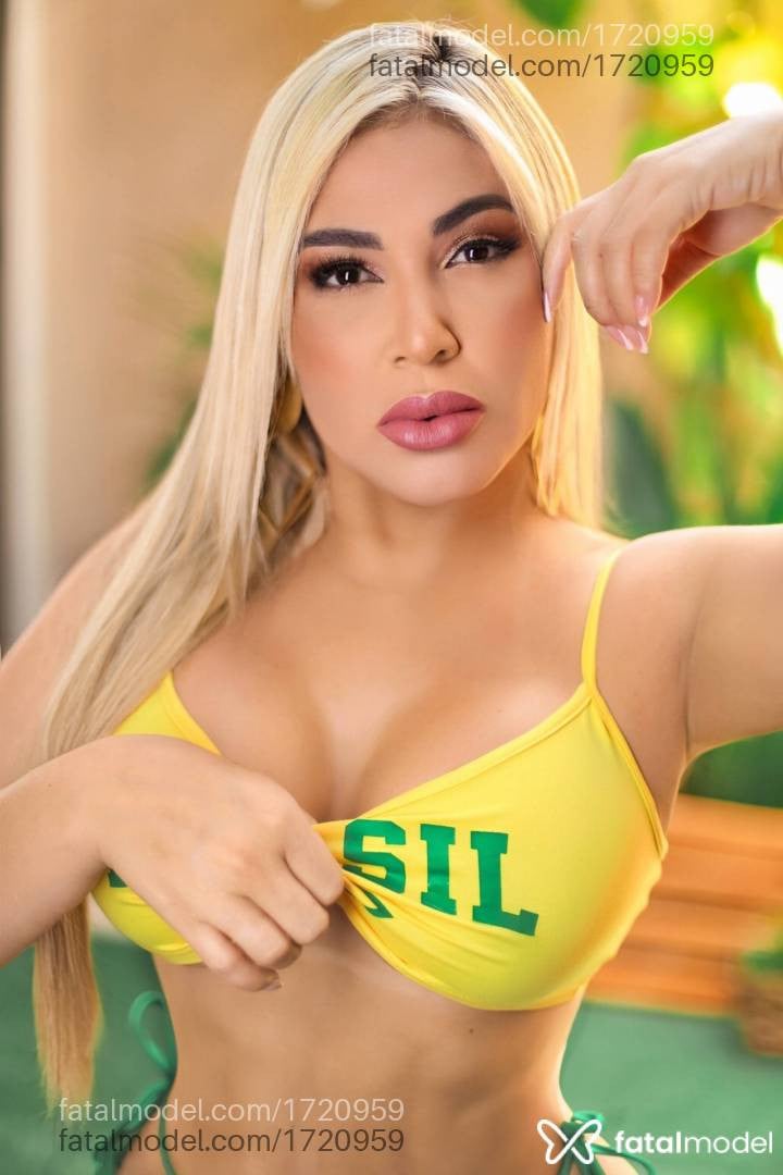 Acompanhante mulher loira (o) de olhos castanhos - Bruna Almeida