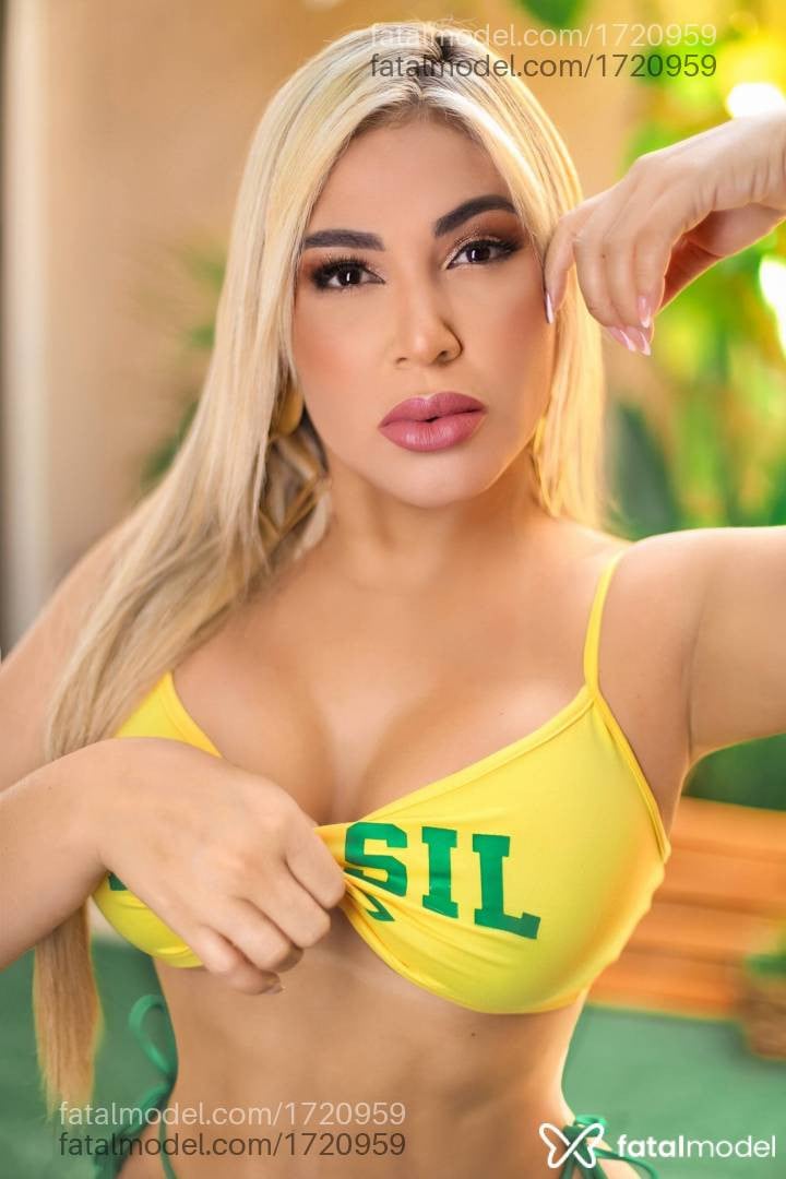 Acompanhante mulher loira (o) de olhos castanhos - Bruna Almeida