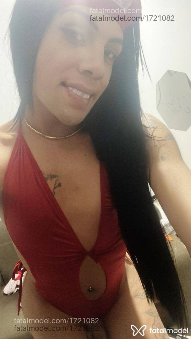 Acompanhante mulher trans com cabelo castanho de olhos mel em Santa Cruz do Sul - Haryel Lemoss