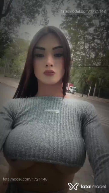 Acompanhante mulher trans morena (o) de olhos castanhos - Laurafioravanti