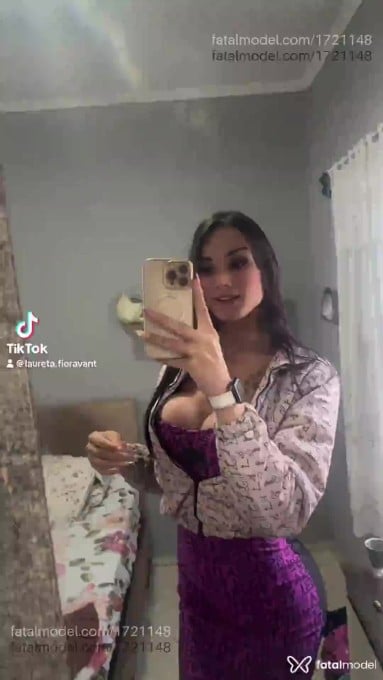 Acompanhante mulher trans morena (o) de olhos castanhos - Laurafioravanti Acompanhante mulher trans morena (o) de olhos castanhos - Laurafioravanti