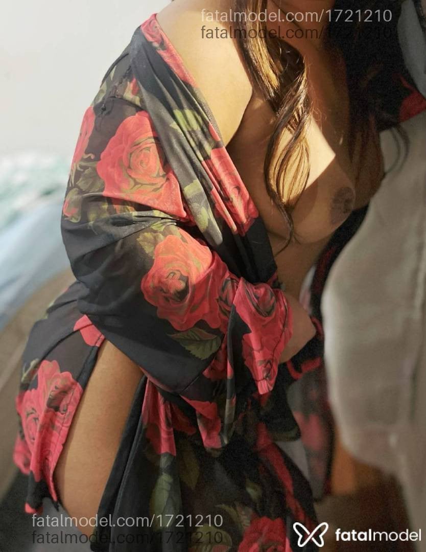 Acompanhante mulher com cabelo castanho de olhos castanhos - Katrine Olliver