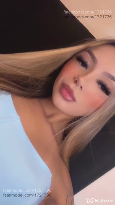 Acompanhante mulher com cabelo castanho de olhos castanhos - Sophia Acompanhante mulher com cabelo castanho de olhos castanhos - Sophia