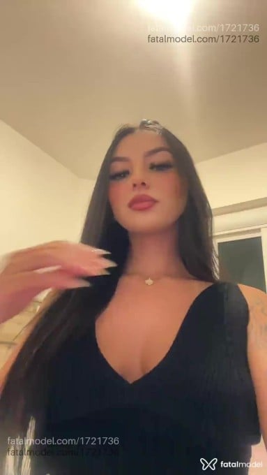 Acompanhante mulher com cabelo castanho de olhos castanhos em Curitiba - Scarlett Fonseca