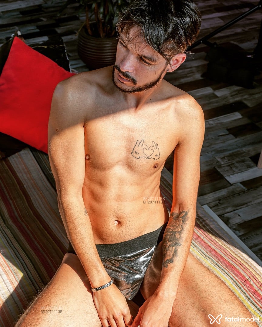 Acompanhante homem morena (o) de olhos castanhos em São Paulo Acompanhante homem morena (o) de olhos castanhos em São Paulo - Enzo Miller