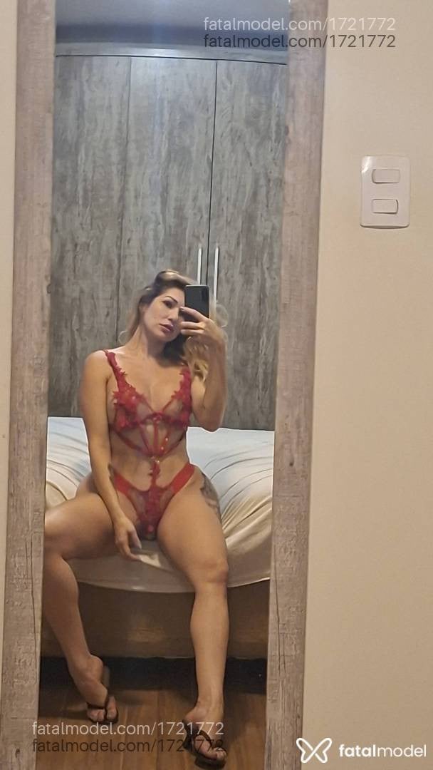 Acompanhante mulher loira (o) de olhos castanhos - Valentina Vassallo