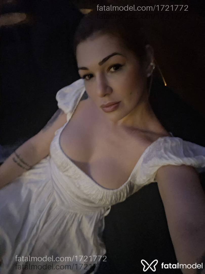 Acompanhante mulher loira (o) de olhos castanhos - Valentina Vassallo
