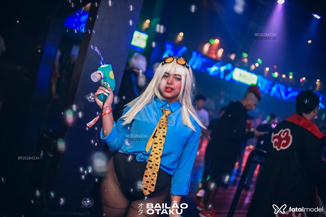 Acompanhante mulher com cabelo castanho de olhos castanhos em São Paulo Acompanhante mulher com cabelo castanho de olhos castanhos em São Paulo - Capitã Ane