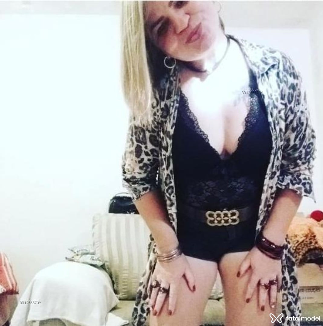 Acompanhante mulher loira (o) de olhos mel em Maringá Acompanhante mulher loira (o) de olhos mel em Maringá - Suzzy
