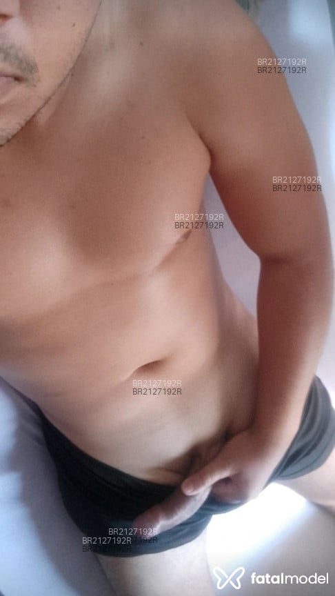 Acompanhante homem com cabelo castanho de olhos castanhos em Goiânia - Silva
