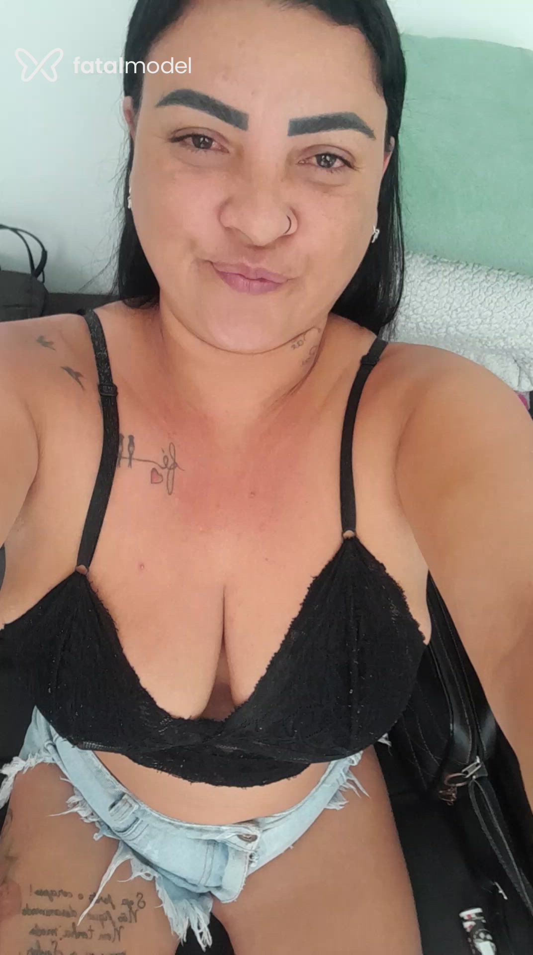 Acompanhante mulher morena (o) de olhos castanhos - VIVIANE BUENO