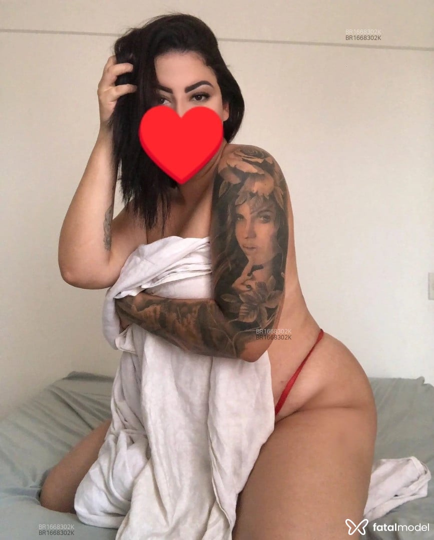 Acompanhante mulher com cabelo castanho de olhos castanhos em Goiânia - Alice Pimentel
