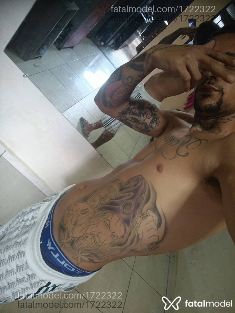 Acompanhante homem morena (o) de olhos castanhos - Dúcort