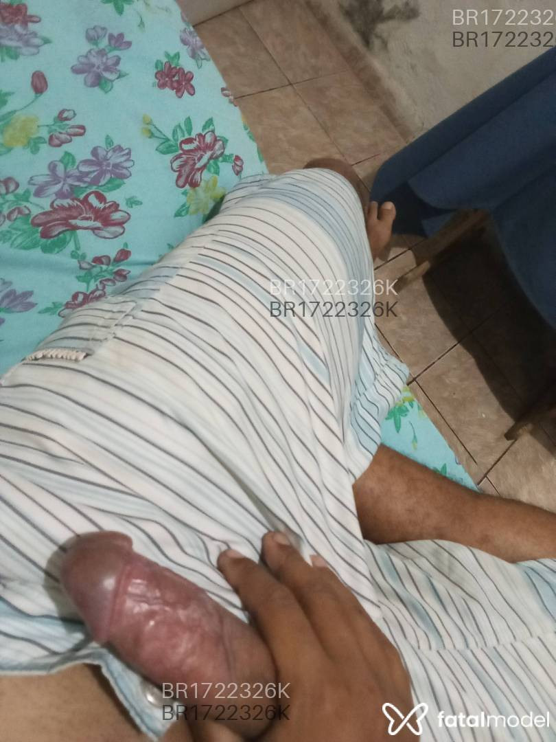 Acompanhante homem morena (o) de olhos castanhos em Governador Valadares - Denver