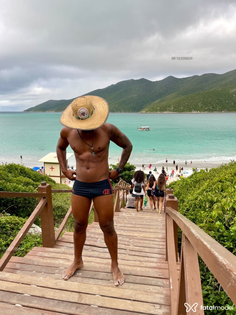 Acompanhante homem morena (o) de olhos pretos em Nova Iguaçu Acompanhante homem morena (o) de olhos pretos em Nova Iguaçu - Luan Almeida